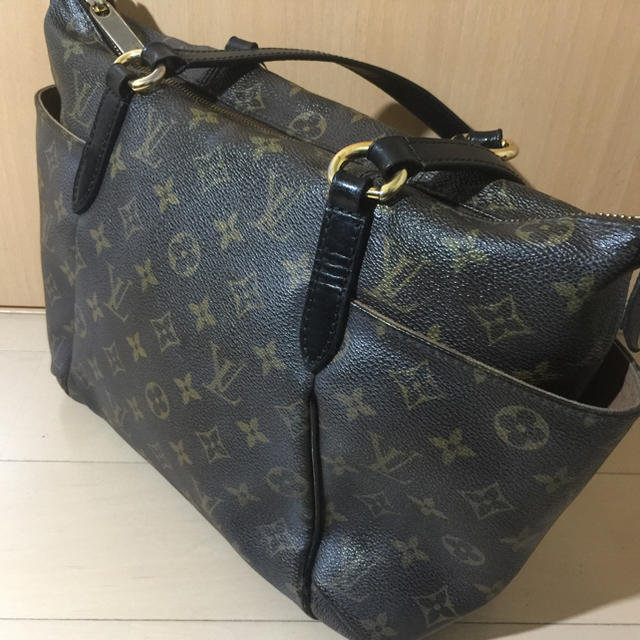 LOUIS VUITTON(ルイヴィトン)の最安値 本物 ルイヴィトン トータリー  カスタム レディースのバッグ(トートバッグ)の商品写真