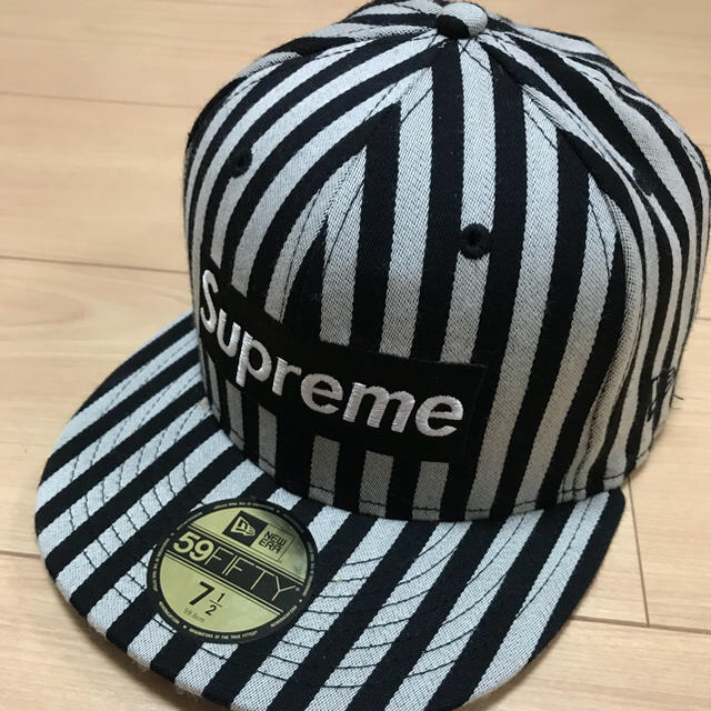 Supreme(シュプリーム)のsupreme×NEW ERA キャップ メンズの帽子(キャップ)の商品写真