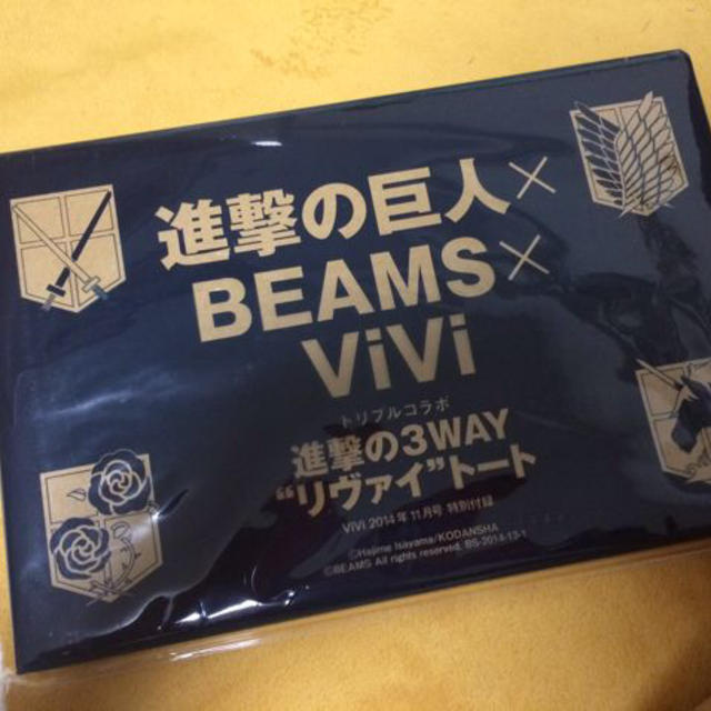 BEAMS(ビームス)のBEAMS×ViVi 進撃の巨人バッグ レディースのバッグ(トートバッグ)の商品写真