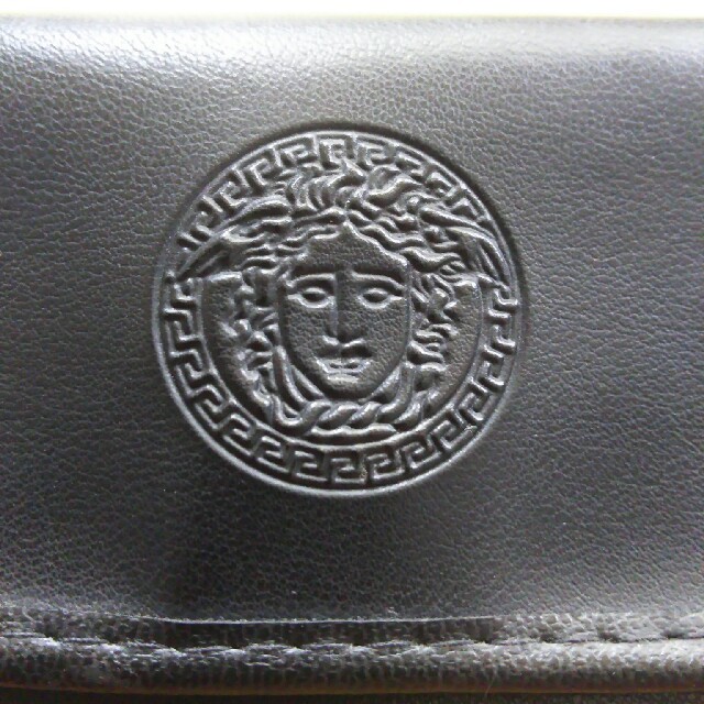 Gianni Versace(ジャンニヴェルサーチ)のジャンニ・ベルサーチソフトメガネケース最終値下げ メンズのファッション小物(サングラス/メガネ)の商品写真