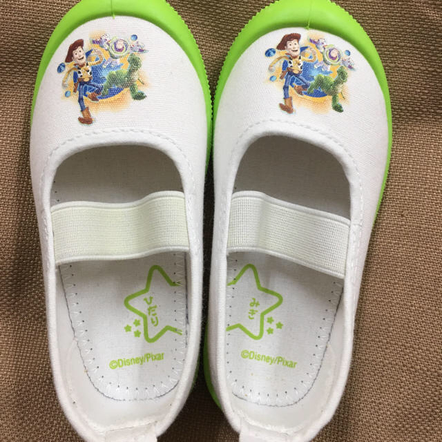 Disney(ディズニー)の幼稚園🌸上履き👟中ズック キッズ/ベビー/マタニティのキッズ靴/シューズ(15cm~)(スクールシューズ/上履き)の商品写真