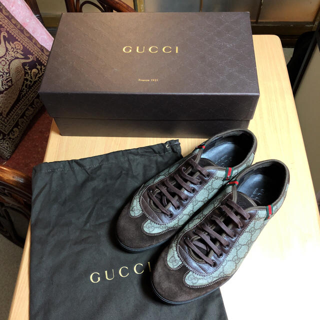 Gucci(グッチ)のともや様専用  グッチ gucci スニーカー メンズ メンズの靴/シューズ(スニーカー)の商品写真