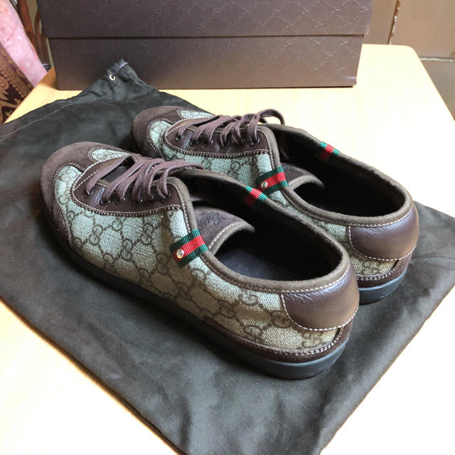 Gucci(グッチ)のともや様専用  グッチ gucci スニーカー メンズ メンズの靴/シューズ(スニーカー)の商品写真