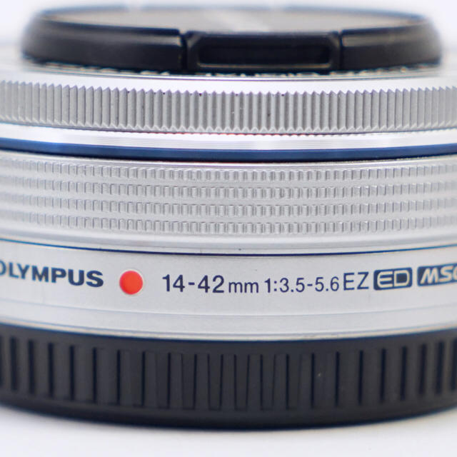 OLYMPUS(オリンパス)の★動画でも大満足★オリンパス14-42mm EZ パンケーキレンズ スマホ/家電/カメラのカメラ(レンズ(単焦点))の商品写真