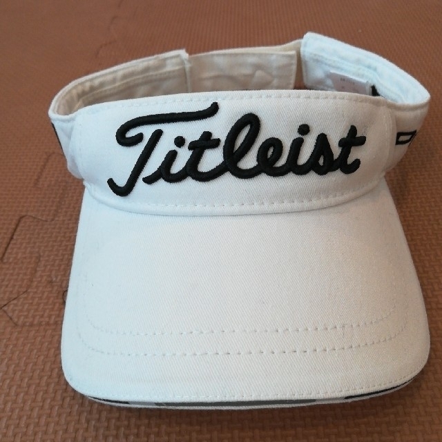 Titleist(タイトリスト)のタイトリスト　kazu様専用　ゴルフ　メンズ　サンバイザー2点　やや難あり スポーツ/アウトドアのゴルフ(その他)の商品写真