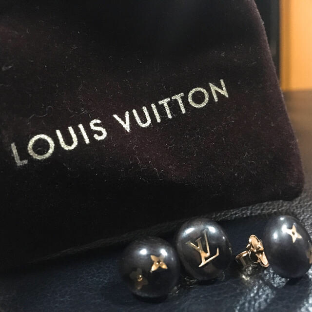 LOUIS VUITTON(ルイヴィトン)の4/10削除！限定値下げ正規品ウッド製ピアス3個セット レディースのアクセサリー(ピアス)の商品写真