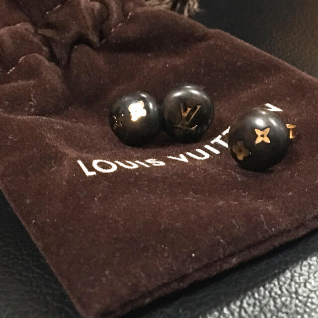 LOUIS VUITTON(ルイヴィトン)の4/10削除！限定値下げ正規品ウッド製ピアス3個セット レディースのアクセサリー(ピアス)の商品写真