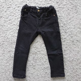 ザラキッズ(ZARA KIDS)のブラック スキニーデニム 92(パンツ/スパッツ)