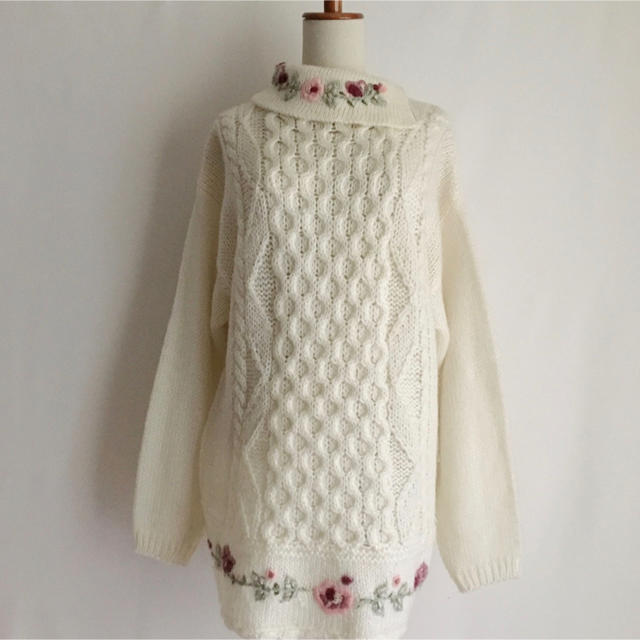 Lochie(ロキエ)の flower embroidery knit mini dress♥ レディースのワンピース(ミニワンピース)の商品写真