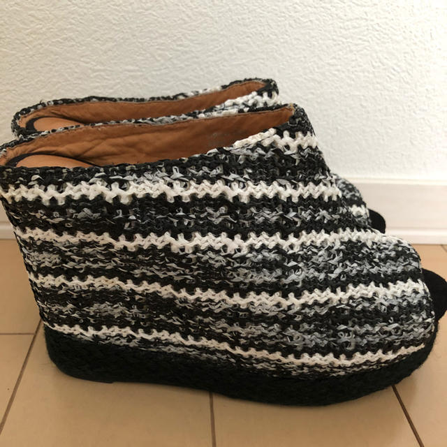 JEFFREY CAMPBELL(ジェフリーキャンベル)のジェフェリーキャンベル♡ローズバッド♡サボサンダル レディースの靴/シューズ(サンダル)の商品写真