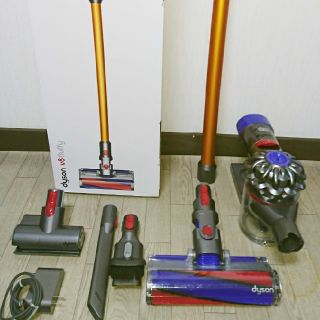 ダイソン(Dyson)の【箱無し値下げしました】ダイソンハンディクリーナーV8fluffy(掃除機)