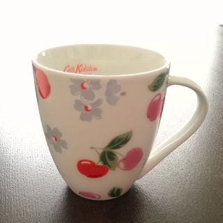 キャスキッドソン(Cath Kidston)の🍒キャスキッドソン マグカップ チェリー柄(グラス/カップ)