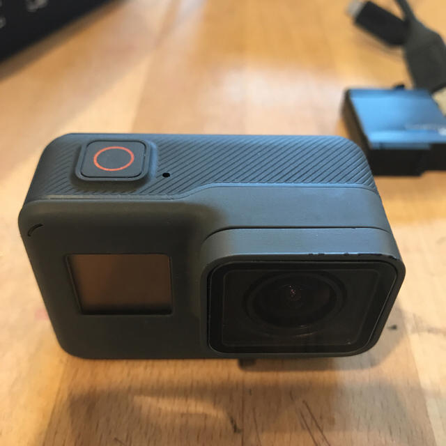 GoPro(ゴープロ)のGoPro　hero6　正規品　中古 スマホ/家電/カメラのカメラ(ビデオカメラ)の商品写真