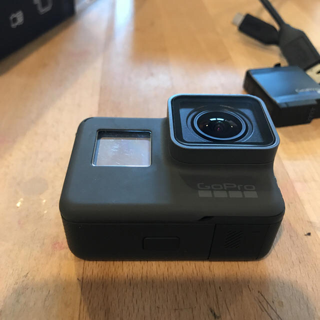 GoPro(ゴープロ)のGoPro　hero6　正規品　中古 スマホ/家電/カメラのカメラ(ビデオカメラ)の商品写真