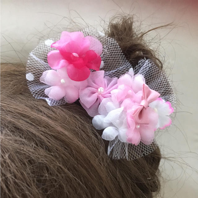 ちょこっとピン♡お花ピン♡ピンク ハンドメイドのアクセサリー(ヘアアクセサリー)の商品写真