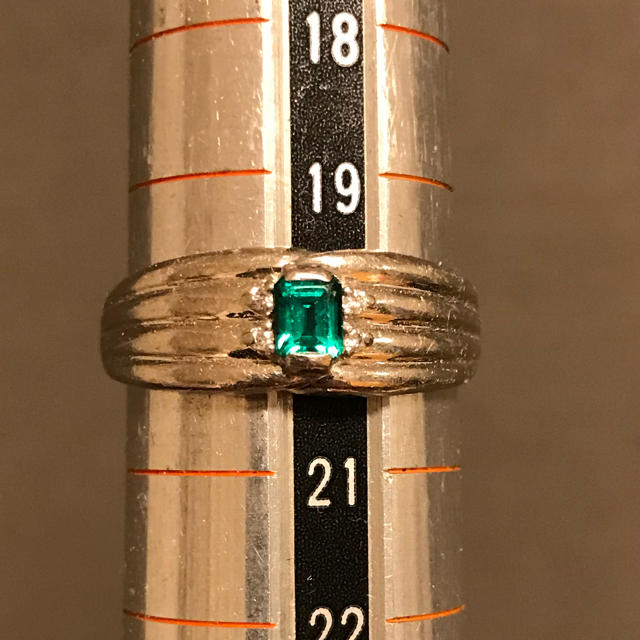 pt900 エメラルド ダイヤ0.02ct リング レディースのアクセサリー(リング(指輪))の商品写真