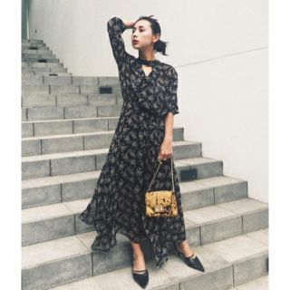 アメリヴィンテージ(Ameri VINTAGE)のAmeri♡VINTAGE FLOWER SLIT DRESS(ロングワンピース/マキシワンピース)