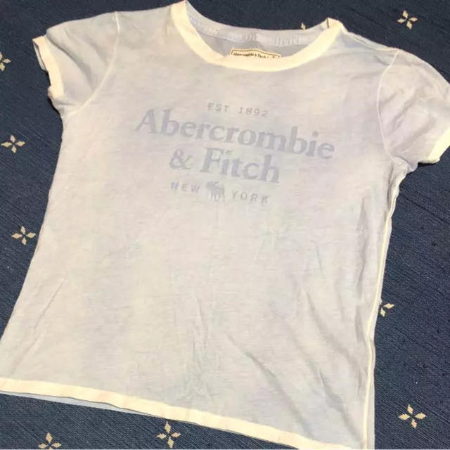 Abercrombie&Fitch(アバクロンビーアンドフィッチ)のアバクロ Tシャツ レディースのトップス(Tシャツ(半袖/袖なし))の商品写真