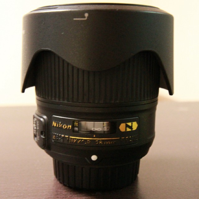 Nikon(ニコン)の【nao様　専用】中古品　AF-S NIKKOR 28mm f/1.8G スマホ/家電/カメラのカメラ(レンズ(単焦点))の商品写真