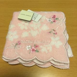 ローラアシュレイ(LAURA ASHLEY)のタオルハンカチ(ハンカチ)