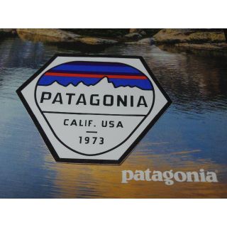 パタゴニア(patagonia)の直営店購入☆定番 パタゴニア patagonia 定番ロゴ ステッカー(その他)