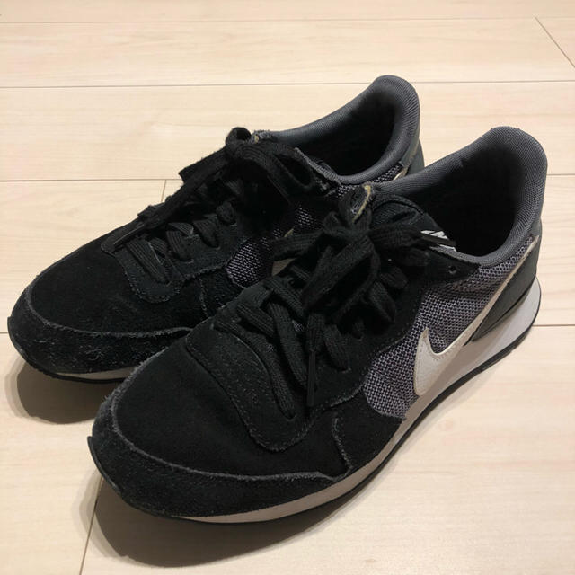 NIKE(ナイキ)のNIKE INTERNATIONALIST ナイキ インターナショナリスト レディースの靴/シューズ(スニーカー)の商品写真