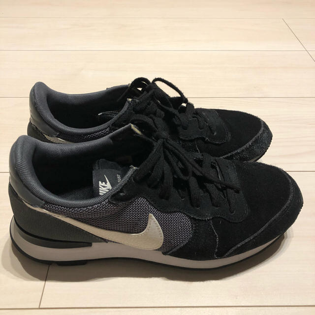 NIKE(ナイキ)のNIKE INTERNATIONALIST ナイキ インターナショナリスト レディースの靴/シューズ(スニーカー)の商品写真