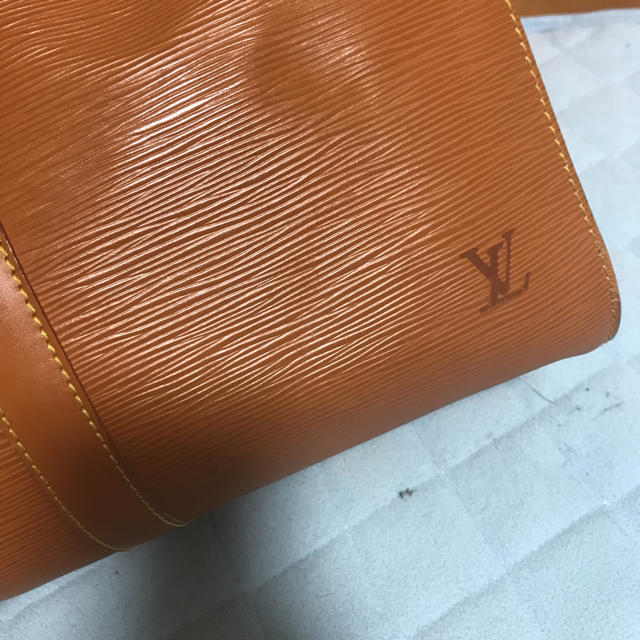 LOUIS VUITTON(ルイヴィトン)のエピのボストンバッグ メンズのバッグ(ボストンバッグ)の商品写真