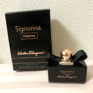 サルヴァトーレフェラガモ(Salvatore Ferragamo)の箱付き新品♡サルヴァトーレフェラガモ シニョリーナ ミステリオーサ ミニボトル♡(香水(女性用))