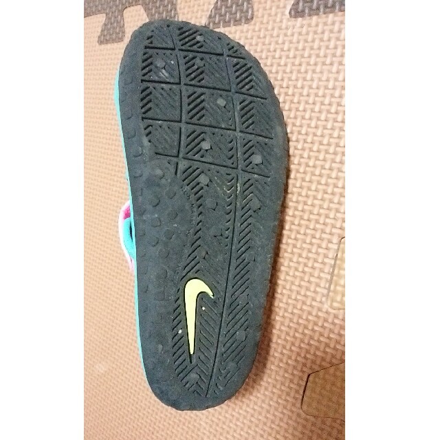 NIKE(ナイキ)のナイキサンダル キッズ/ベビー/マタニティのキッズ靴/シューズ(15cm~)(サンダル)の商品写真