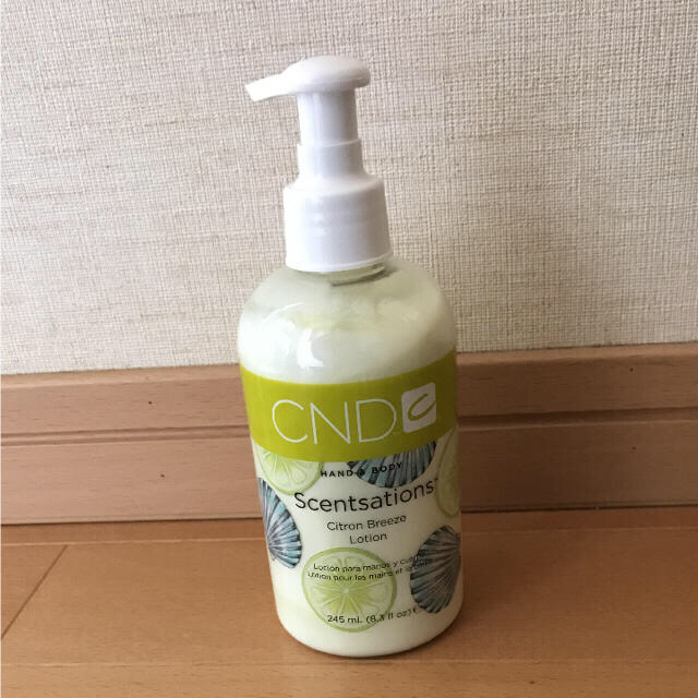 CND(シーエヌディー)のぺい様専用   センセーション CND ハンド&ボディ クリーム コスメ/美容のボディケア(ハンドクリーム)の商品写真