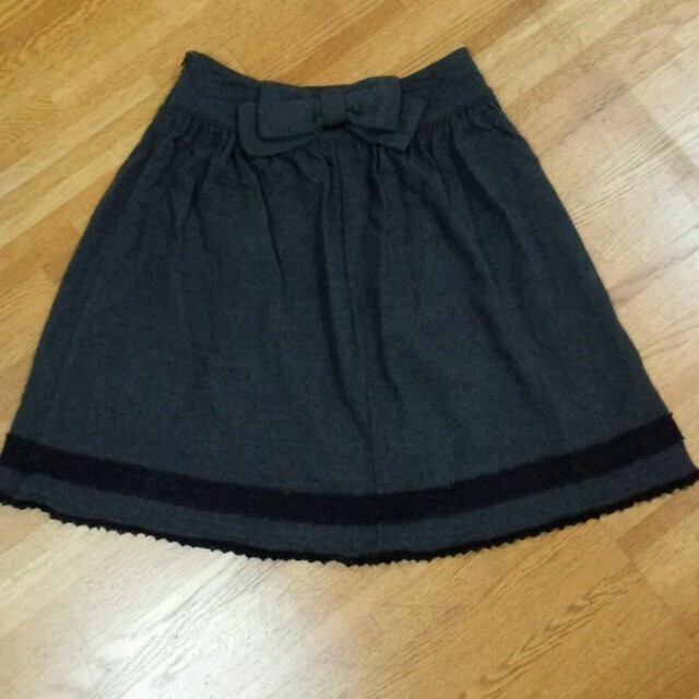 L'EST ROSE(レストローズ)のLEST ROSE♡バックリボンスカート レディースのスカート(ひざ丈スカート)の商品写真