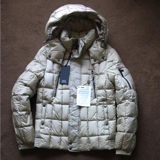 タトラス(TATRAS)の新品！ 元値91800円 タトラス TATORAS ダウン UK40サイズ(ダウンジャケット)