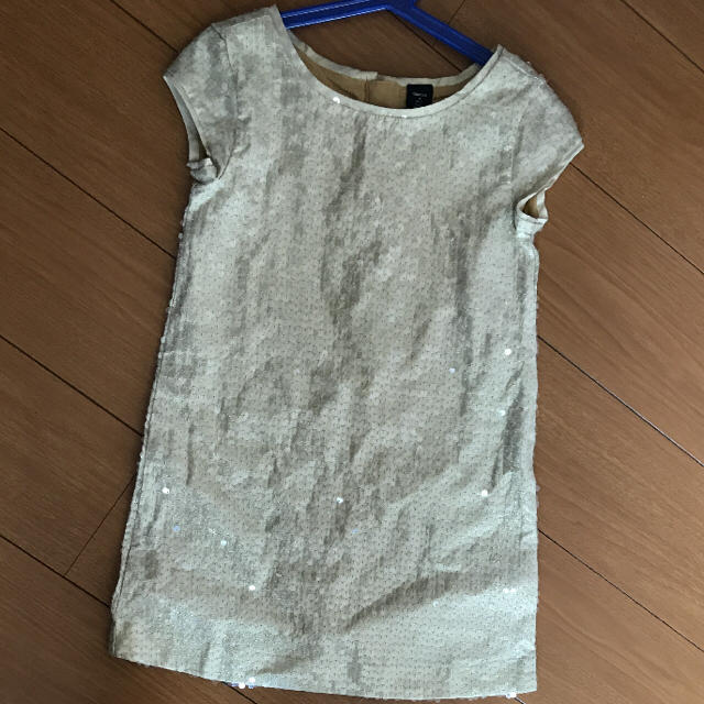 GAP Kids(ギャップキッズ)の新品タグ付き☆GAPkids☆ワンピース120㎝ キッズ/ベビー/マタニティのキッズ服女の子用(90cm~)(ワンピース)の商品写真