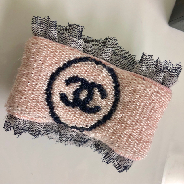 CHANEL(シャネル)の°+CHANEL☆リストバンド レディースのアクセサリー(ブレスレット/バングル)の商品写真