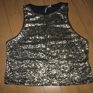 エイチアンドエム(H&M)のH&M ゴールドスパンコールトップス(Tシャツ(半袖/袖なし))