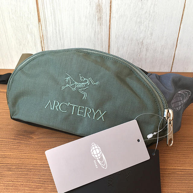 ARC'TERYX(アークテリクス)の★タグ付き新品★ アークテリクス × ビームス / 別注 アーバンファニー レディースのバッグ(ボディバッグ/ウエストポーチ)の商品写真