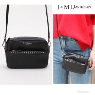 ジェイアンドエムデヴィッドソン(J&M DAVIDSON)の【3月購入 J&M DAVIDSON スタッズ ショルダーバッグ(ショルダーバッグ)