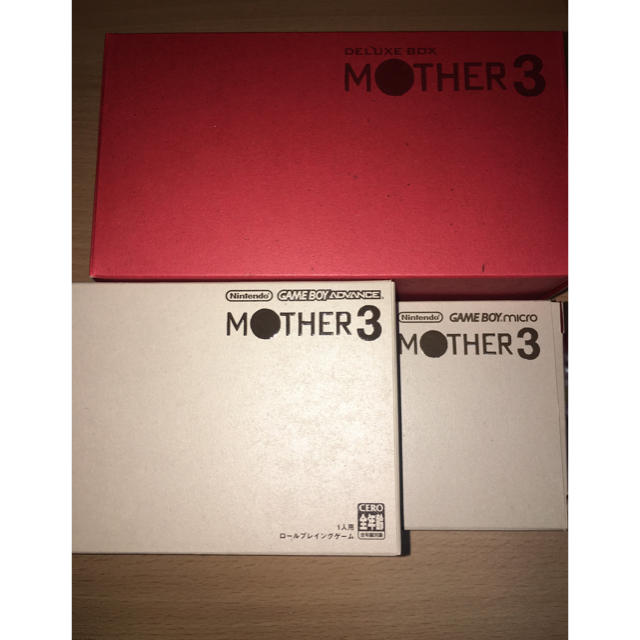 任天堂(ニンテンドウ)のゲームボーイミクロ MOTHER3 デラックスBox エンタメ/ホビーのゲームソフト/ゲーム機本体(携帯用ゲーム機本体)の商品写真