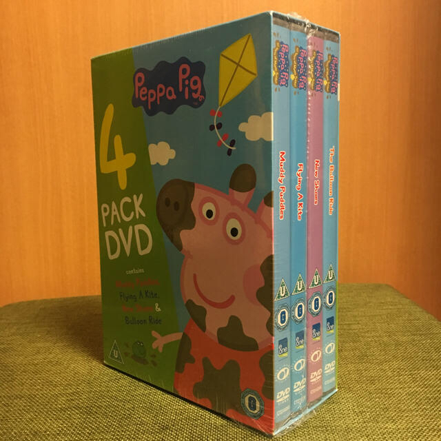 ペッパピッグ DVD 4枚セット 英語 3時間32分収録！ エンタメ/ホビーのDVD/ブルーレイ(キッズ/ファミリー)の商品写真