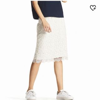 ユニクロ(UNIQLO)のレースタイトスカート(ひざ丈スカート)