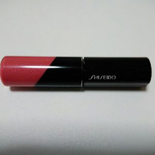 シセイドウ(SHISEIDO (資生堂))の送料無料☆新品未使用☆資生堂　ラッカーグロス（リップグロス）　PK304(リップグロス)