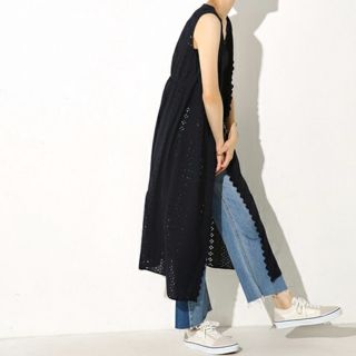 アズールバイマウジー(AZUL by moussy)のAZULbymoussy コットンレースジレ ネイビー(ベスト/ジレ)