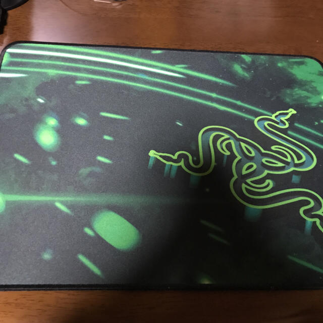 LAZER(レイザー)のRazer マウスパッド【※3/28まで】過ぎたら消します。 スマホ/家電/カメラのPC/タブレット(PC周辺機器)の商品写真