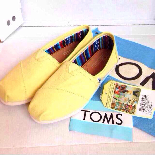 Anne様専用★正規品TOMS24.5 レディースの靴/シューズ(スニーカー)の商品写真