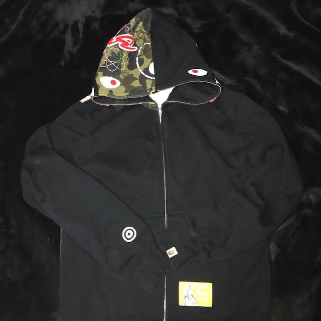 A BATHING APE(アベイシングエイプ)のア ベイシング エイプ futura コラボ XL メンズのトップス(パーカー)の商品写真