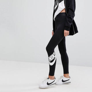 アディダス(adidas)の【Ｓサイズ 】新品タグ付き Nike レッグアシー ロゴ ハイウエスト レギンス(レギンス/スパッツ)
