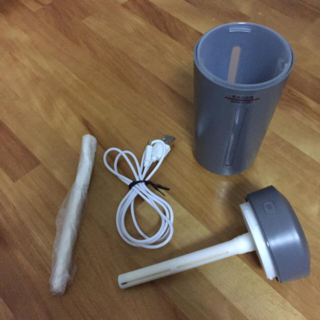 加湿器 Color Cup Humidifler グレー スマホ/家電/カメラの生活家電(加湿器/除湿機)の商品写真