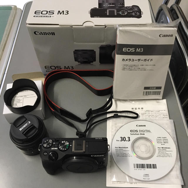 スマホ/家電/カメラCANON EOS M3 標準レンズセット 美品 レンズフード付き 送料無料