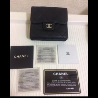 シャネル(CHANEL)の本物シャネルの黒系ココマークマトラッセの両面折財布(財布)